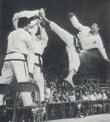 Master Choi’s high Jumping Side Kick in Germany ’74